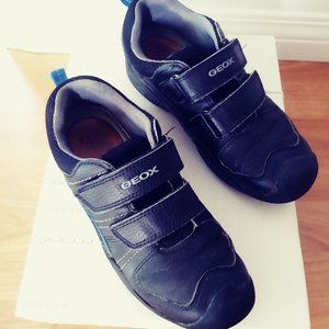 Geox boys snickers size 3 1/2 US/35EU